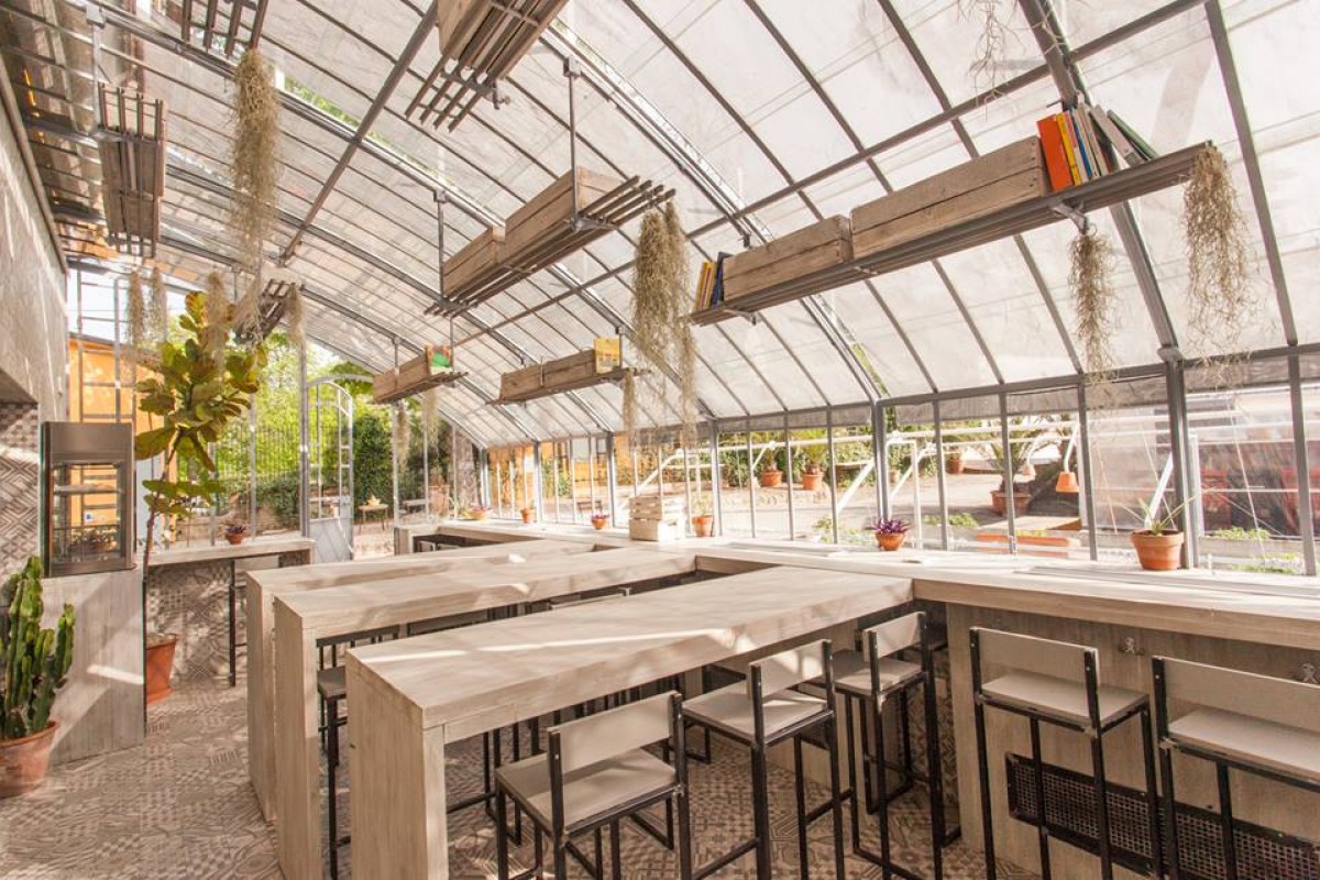 Vetro, il piccolo bistrot alle Serre Dei Giardini Margherita