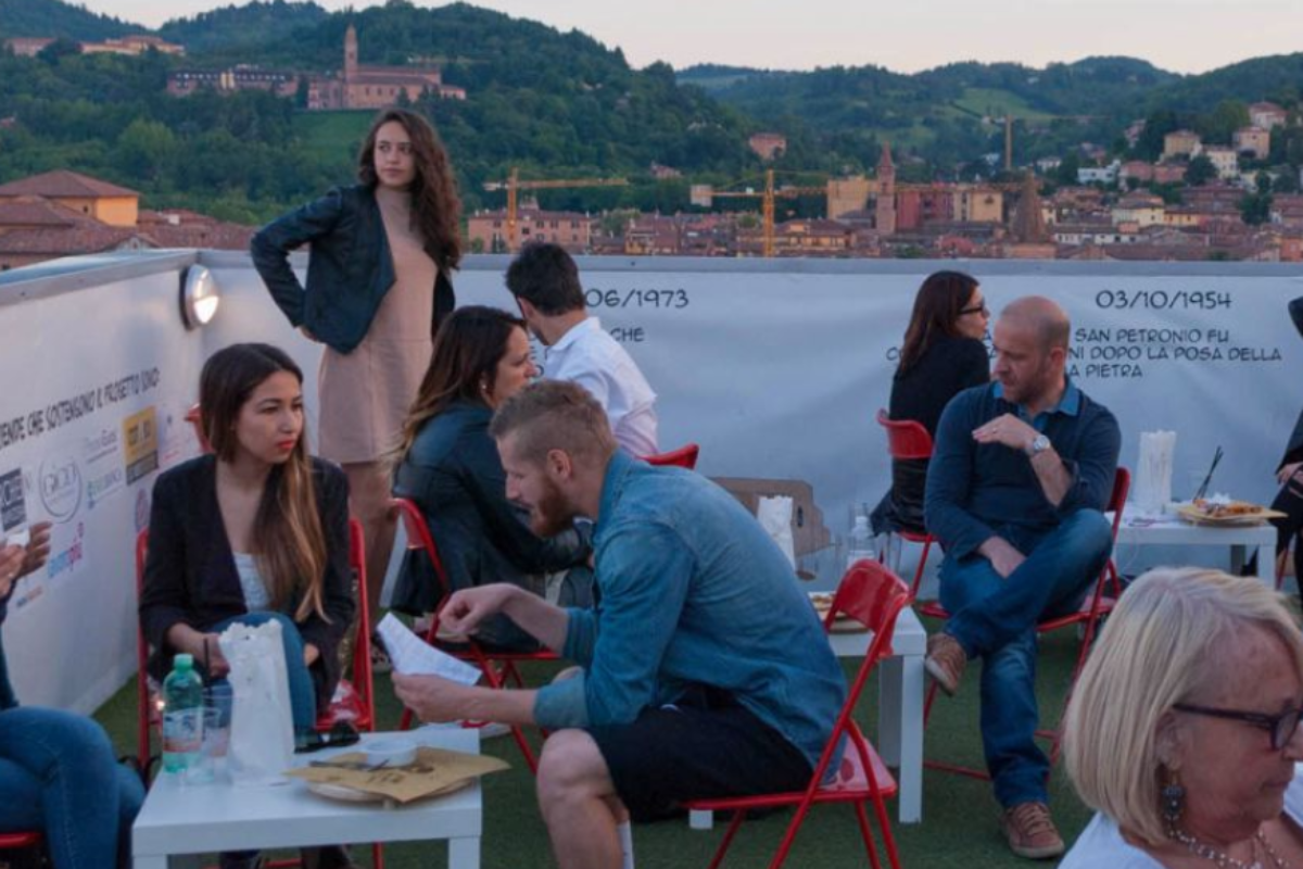 Aperitivi in Terrazza, cin cin su Bologna