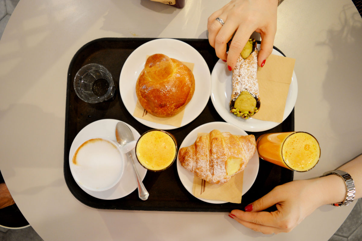 Cannoli e brioche col tuppo a Bologna: i nostri assaggi alla Pasticceria Pistone