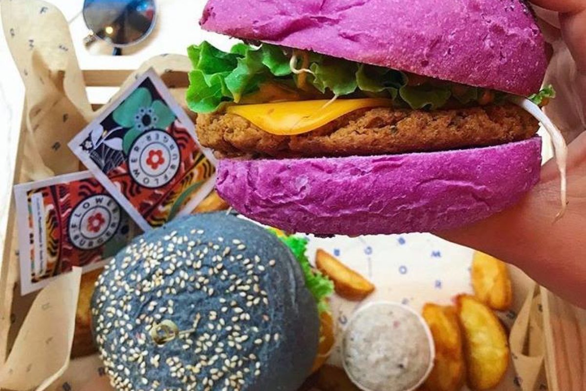 Flower Burger, a Bologna arrivano i burger vegani e super colorati