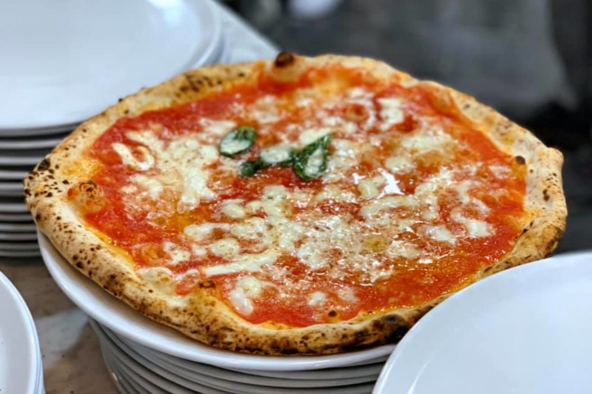 L’Antica Pizzeria Da Michele ha conquistato Bologna