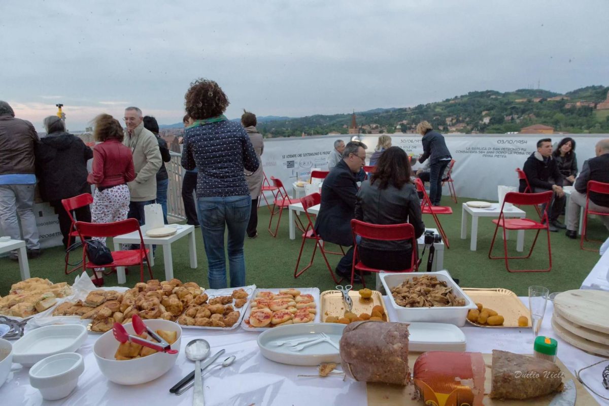 Ritornano gli aperitivi sulla Terrazza di San Petronio