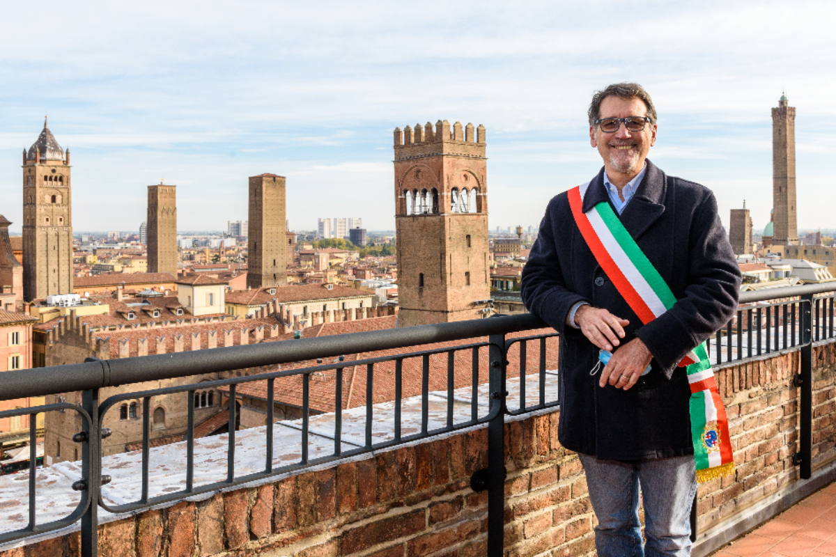 La Torre dell’Orologio apre al pubblico: vista a 360 gradi su Bologna