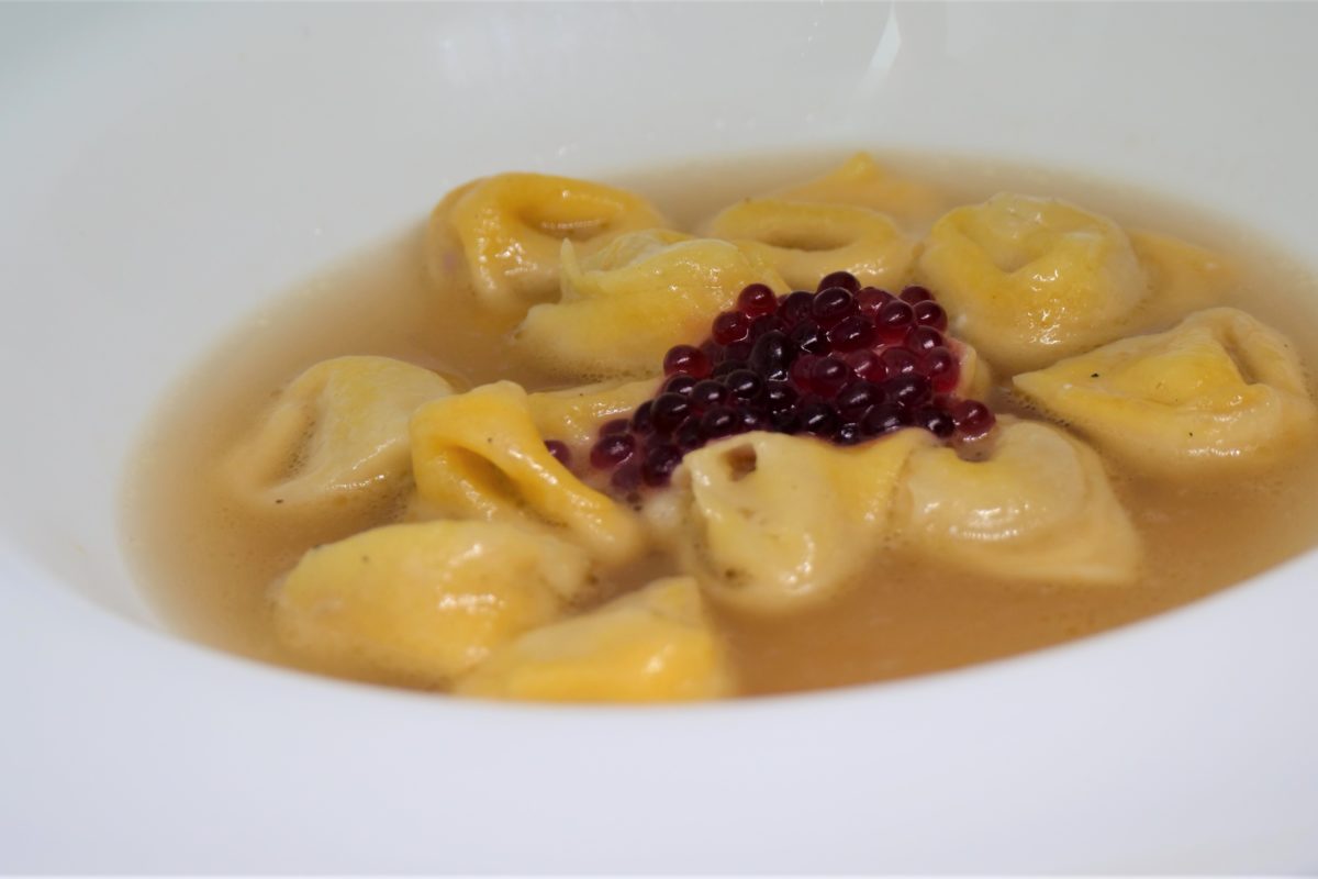 Cenare a Bologna con nove piatti dedicati al tortellino bolognese