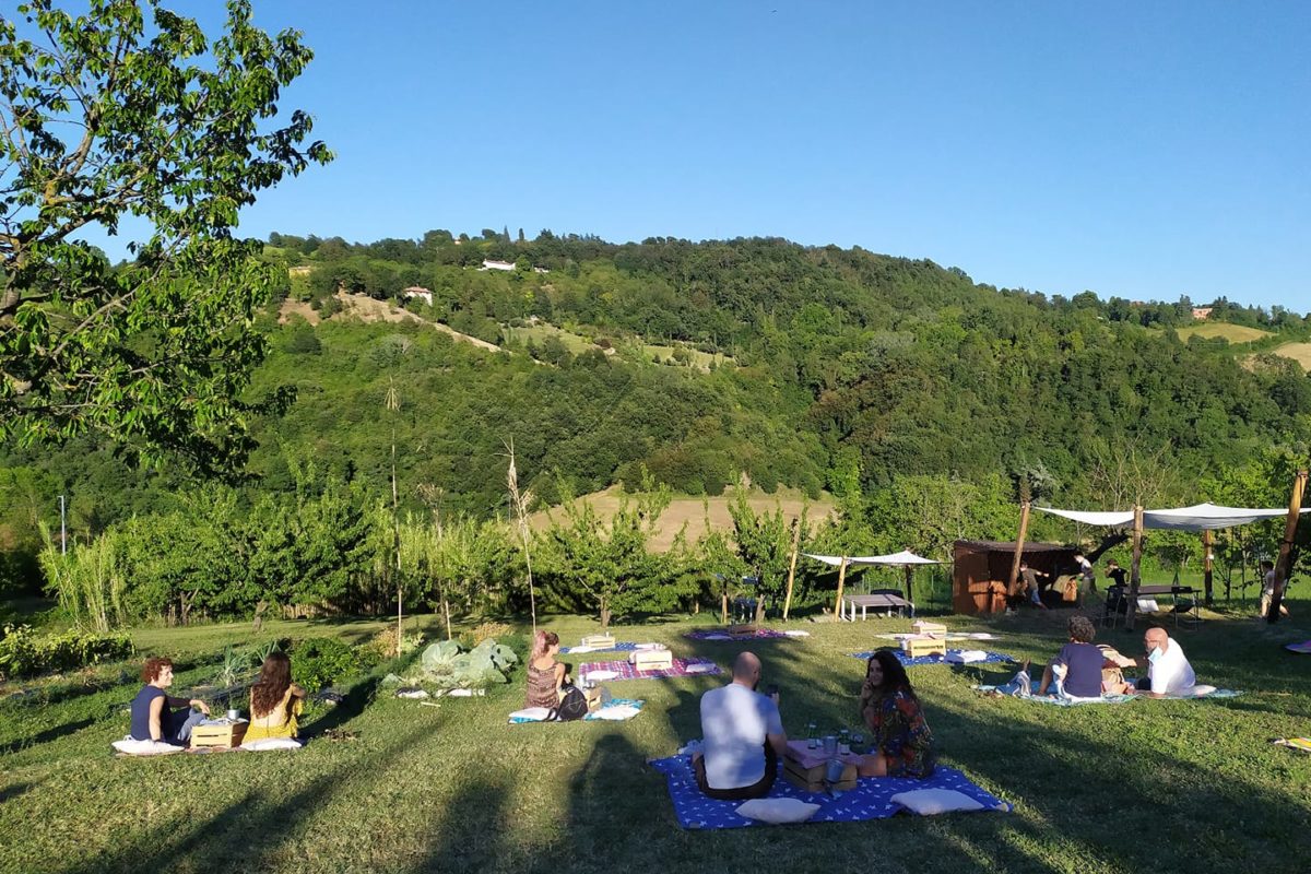 Picnic, feste e grigliate: Bottega con Giardino