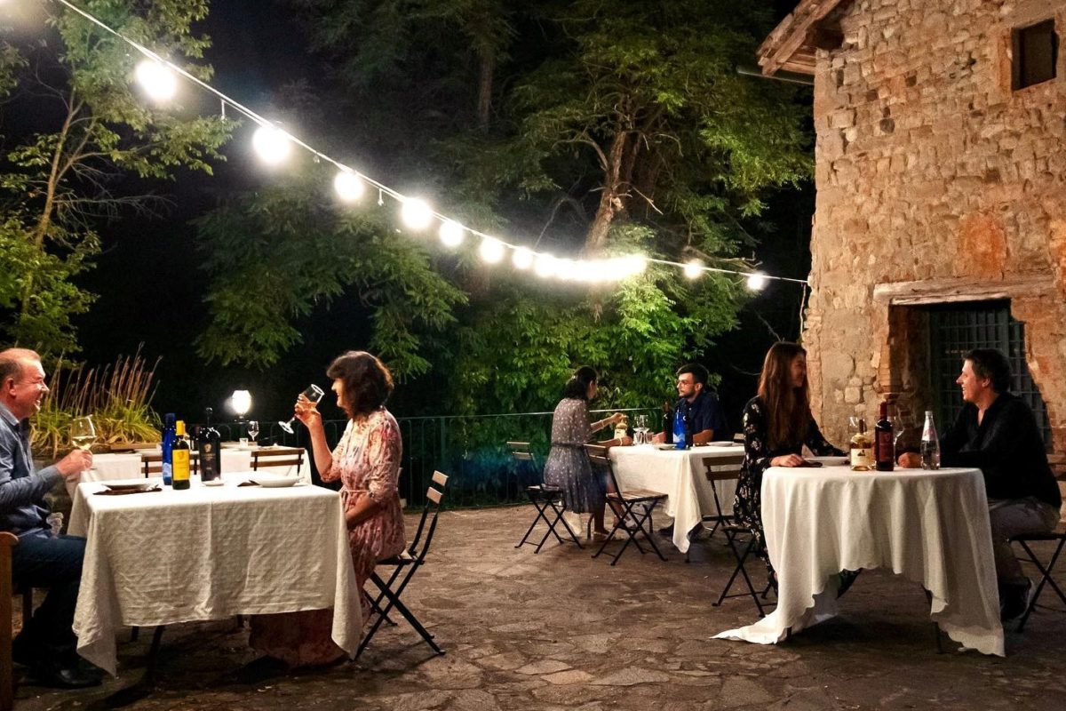 Al castello si cena con gli hamburger gourmet