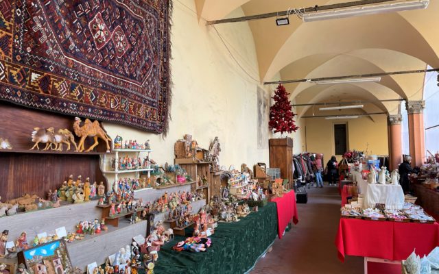 A Bologna è tornato il mercatino dell’usato più atteso in versione natalizia