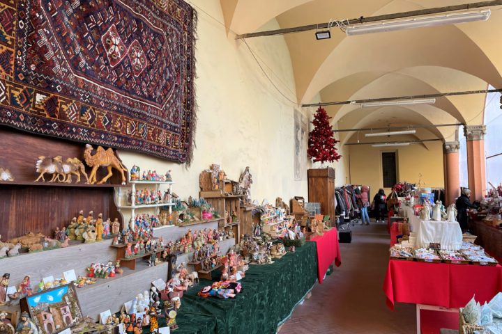 A Bologna è tornato il mercatino dell’usato più atteso in versione natalizia