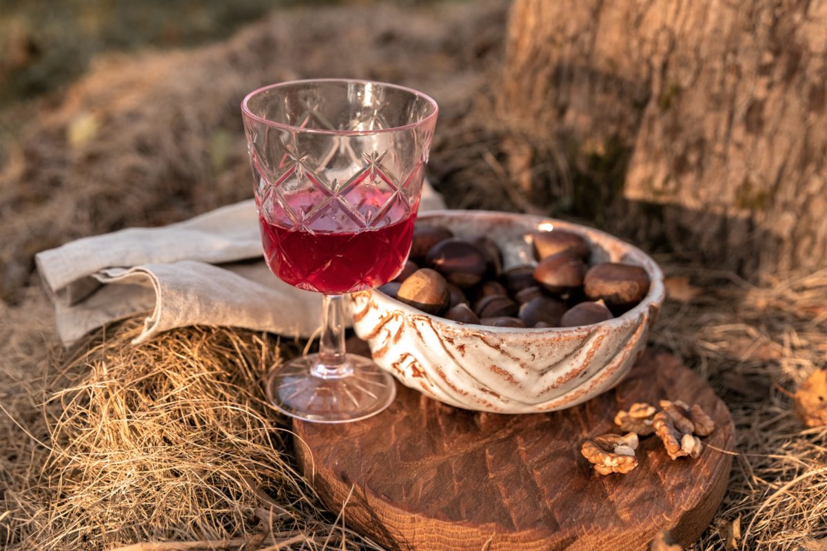 Un falò con castagne e vin brulè per ricordarci che è autunno