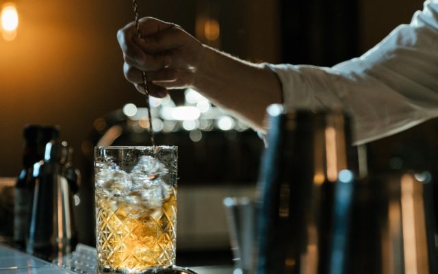 Cocktail e finger food: a Bologna una serata aperitivo in un luogo davvero unico