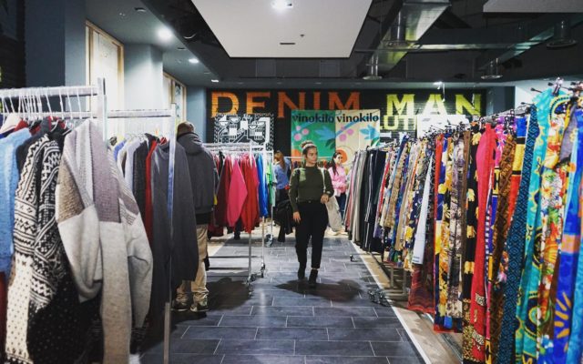 A Bologna torna la più grande vendita di vestiti vintage d’Europa