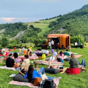 T R U C K Fluó, l’aperitivo sui colli bolognesi