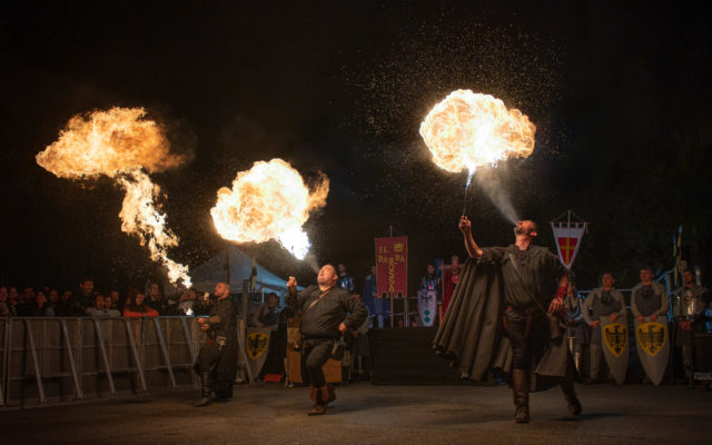 La festa medievale con balli, fuoco e duelli: viaggerete nel tempo con Il Barbarossa