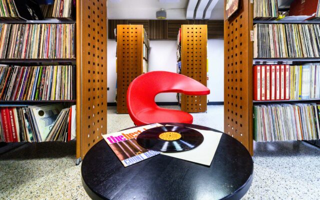 Questa sì che è una novità: a Bologna la Sala Ascolto Vinili