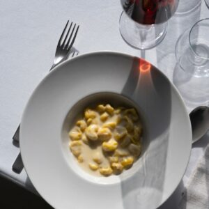 Quanti piatti da scoprire: a Bologna la cucina solidale di ChefxGood