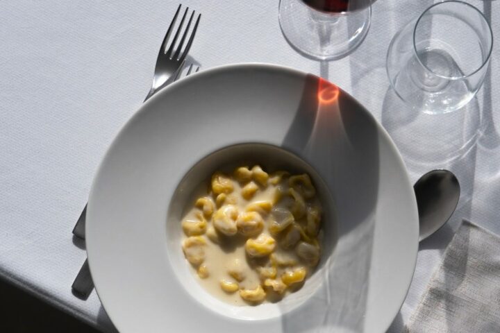 Quanti piatti da scoprire: a Bologna la cucina solidale di ChefxGood