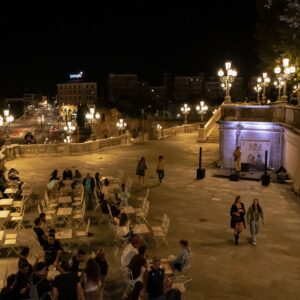 Musica, libri e cocktail: è ancora estate sulla terrazza della scalinata del Pincio