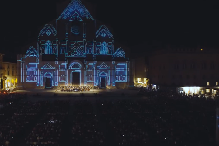 Piazza Maggiore si riaccende con il videomapping