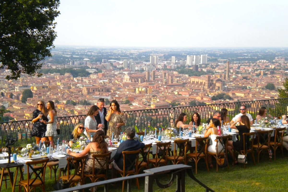 Aperitivi in Terrazza: ammirare Bologna dall’alto