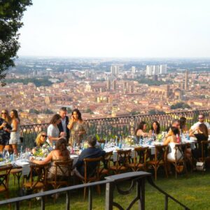 Aperitivi in Terrazza: ammirare Bologna dall’alto