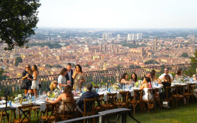 Aperitivi in Terrazza: ammirare Bologna dall’alto