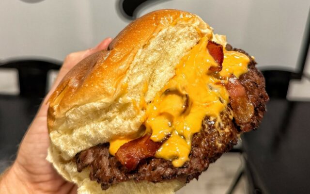 Gli smashburger artigianali del momento: Bukies arriva a Bologna